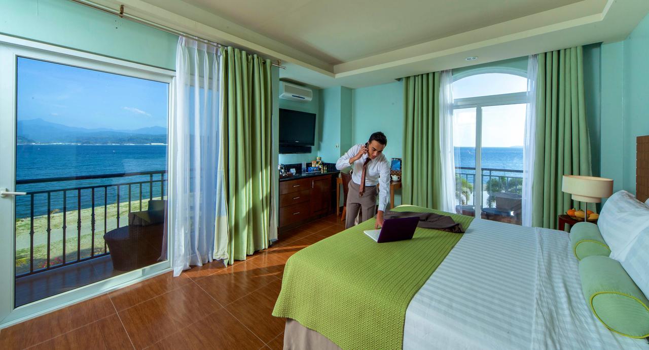 The Lighthouse Marina Resort Olongapo Exterior photo